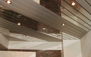 Tavan cu șipci în baie. Avantaje și reguli de instalare