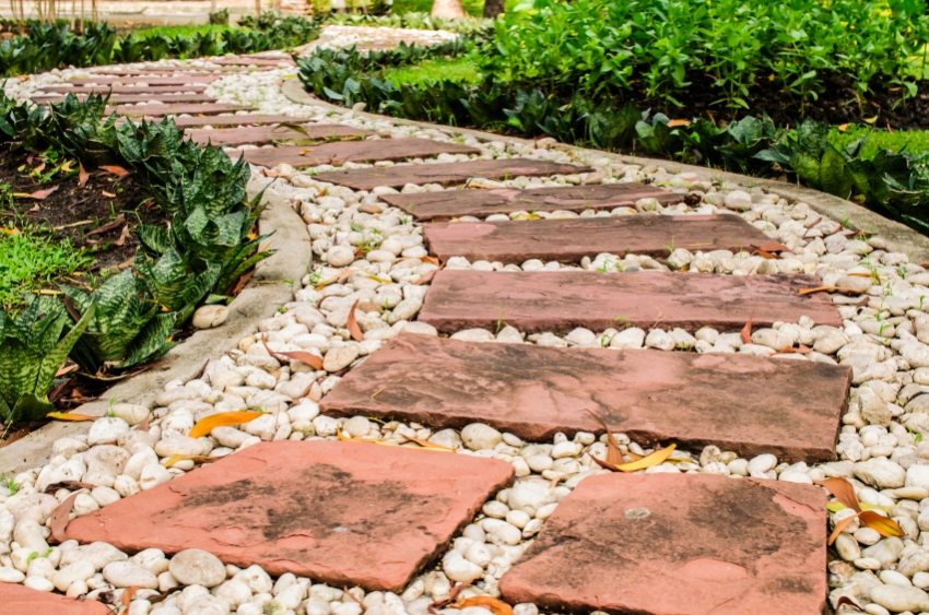 שילוב יפהפה של אבנים קטנות וגדולות שילוב יפהפה של אבנים קטנות וגדולות