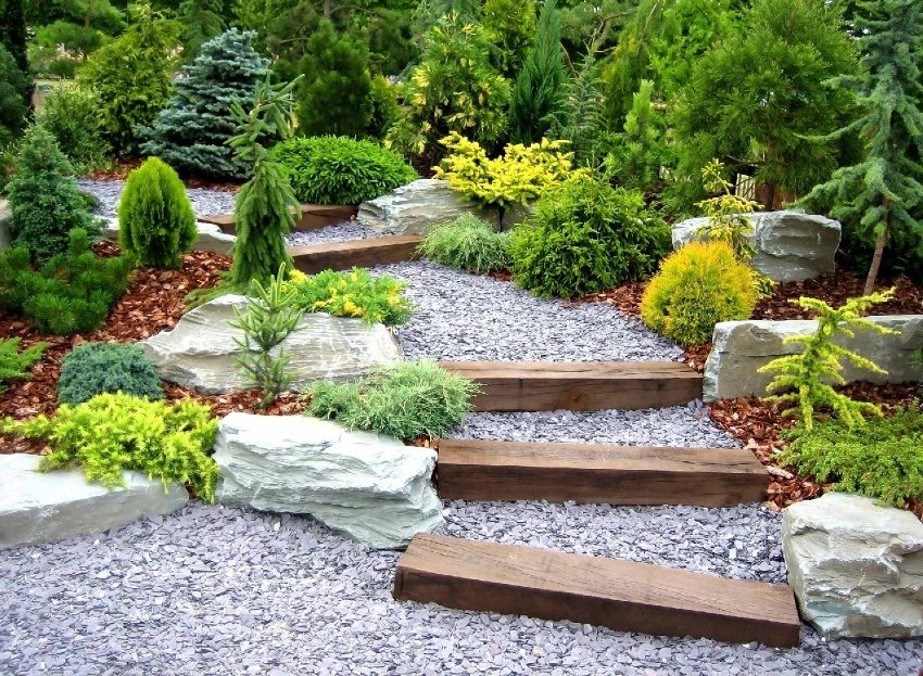 מדרגות עשויות קורות אבן ועץ מדרגות עשויות קורות אבן ועץ