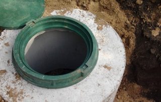 Do-it-yourself septic tank mula sa kongkretong singsing, scheme ng konstruksyon