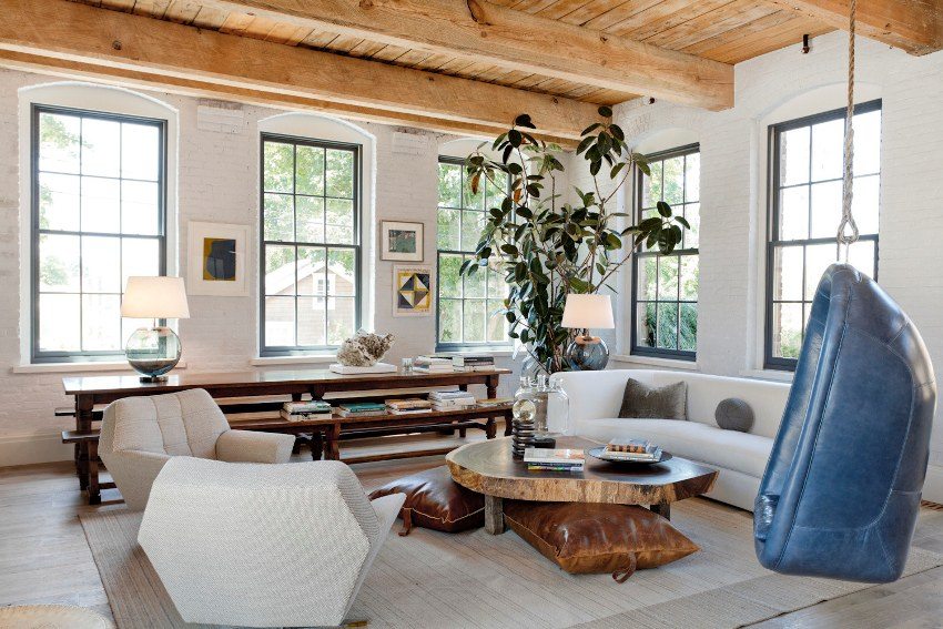 Loft med efterligning af træbjælker Loft med efterligning af træbjælker