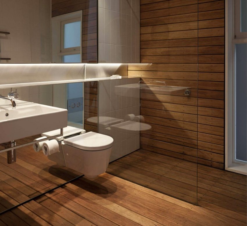 Efterligning af træ i badeværelset Efterligning af træ i badeværelset