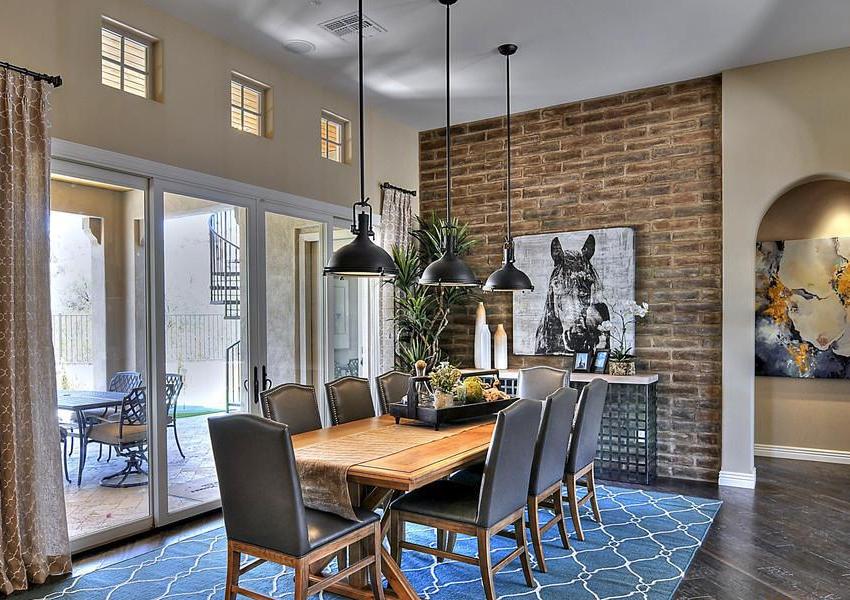 Murstein har ikke bare dekorative, men også varmeisolerende egenskaper. Murstein har ikke bare dekorative, men også varmeisolerende egenskaper.