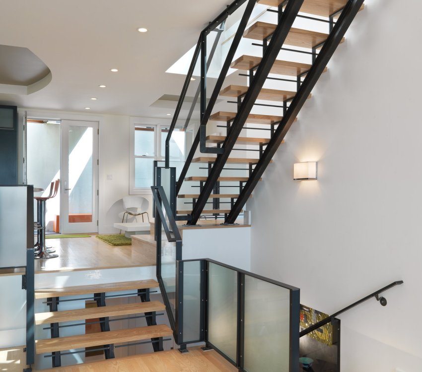 Стълбище със стъклени парапети Стълбище със стъклени парапети