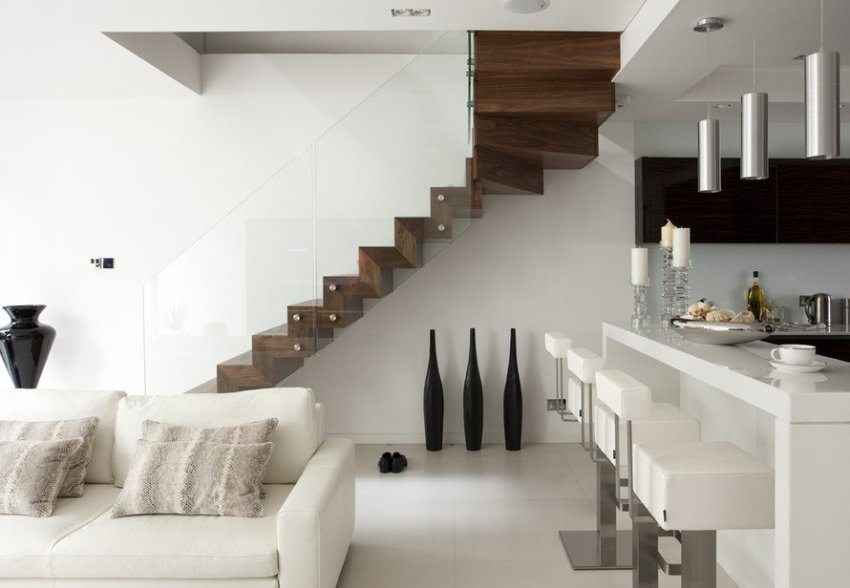 Компактна стенна стълба Компактна стенна стълба