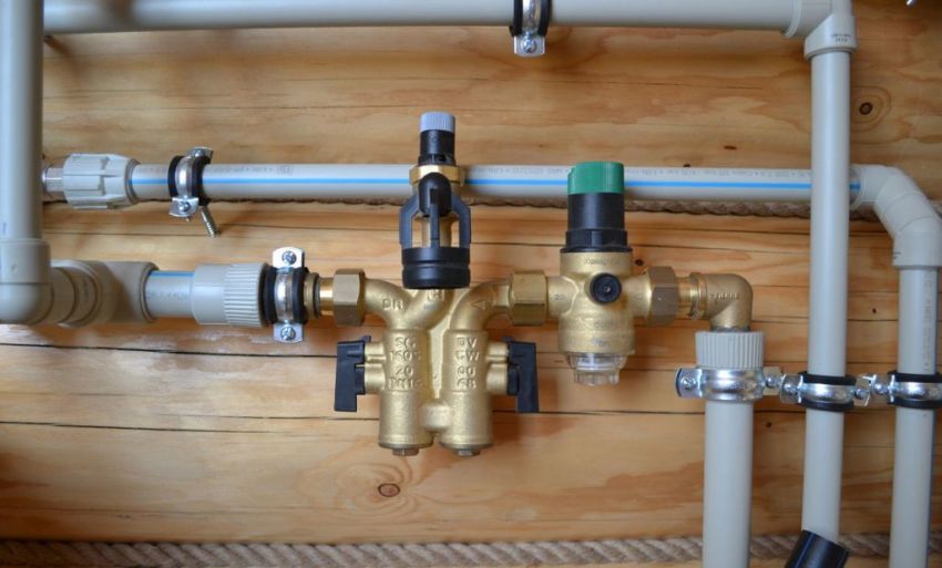 ท่อโพลีโพรพีลีนส่วนยาวจะต้องเสริมด้วยข้อต่อขยายหรือขดท่อ ท่อโพลีโพรพีลีนส่วนยาวจะต้องเสริมด้วยข้อต่อขยายหรือขดท่อ