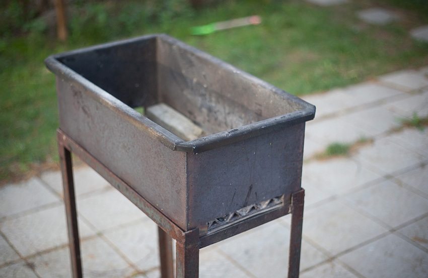 Trinn 1: Sveise kroppen og bena på grillen Trinn 1: Sveise kroppen og bena på grillen