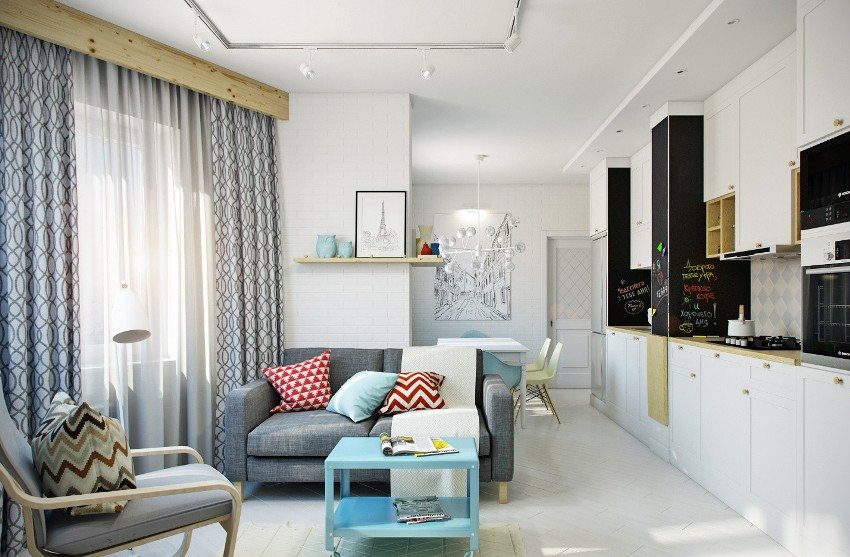 Strunová rímsa môže byť skrytá pomocou úhľadného prekrytia z dreva alebo iného materiálu Strunová rímsa môže byť skrytá pomocou úhľadného prekrytia z dreva alebo iného materiálu