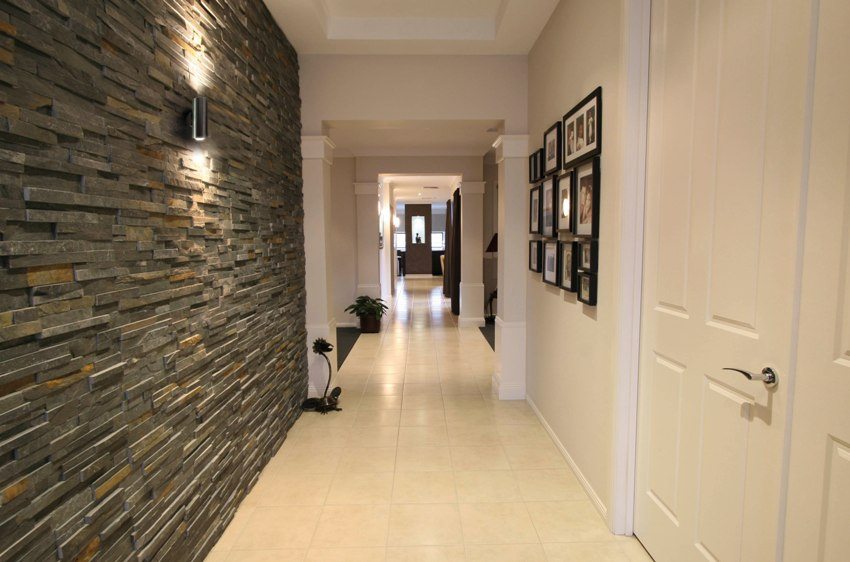 אבן דקורטיבית בעיצוב המסדרון אבן דקורטיבית בעיצוב המסדרון