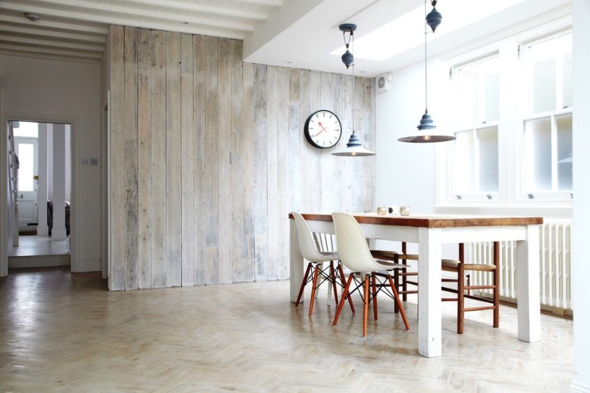 לוחות עץ מולבן משתלבים באופן מושלם עם חללי פנים סקנדינבים לוחות עץ מולבן משתלבים באופן מושלם עם חללי פנים סקנדינבים