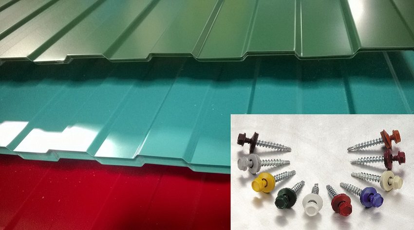 For å feste de profilerte arkene, bruk selvskærende skruer for å matche fargen på taket For å feste de profilerte arkene, bruk selvskærende skruer for å matche fargen på taket