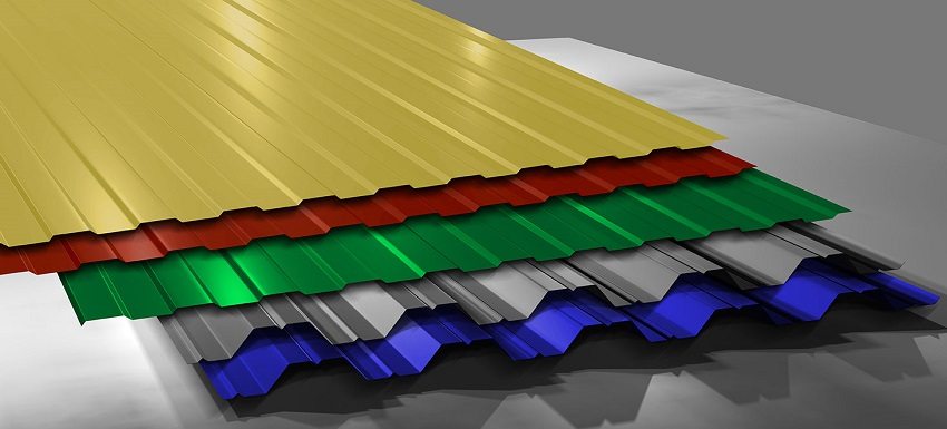 Ark av bølgepapp i forskjellige farger og med forskjellige bølgehøyder Ark av bølgepapp i forskjellige farger og med forskjellige bølgehøyder