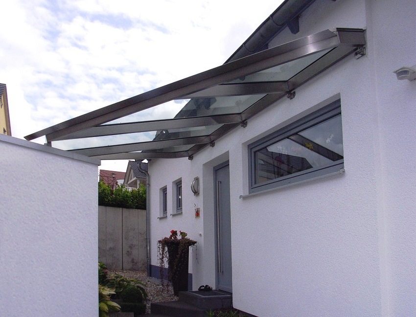 Le polycarbonate peut rivaliser avec le verre dans la transmission de la lumière Le polycarbonate peut rivaliser avec le verre dans la transmission de la lumière