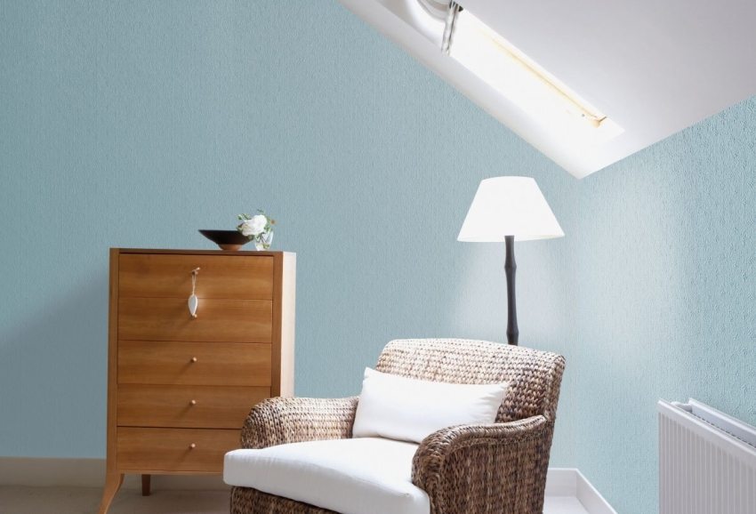 Ang paggamit ng wallpaper para sa pagpipinta sa disenyo ng mga dingding ng attic Ang paggamit ng wallpaper para sa pagpipinta sa disenyo ng mga dingding ng attic