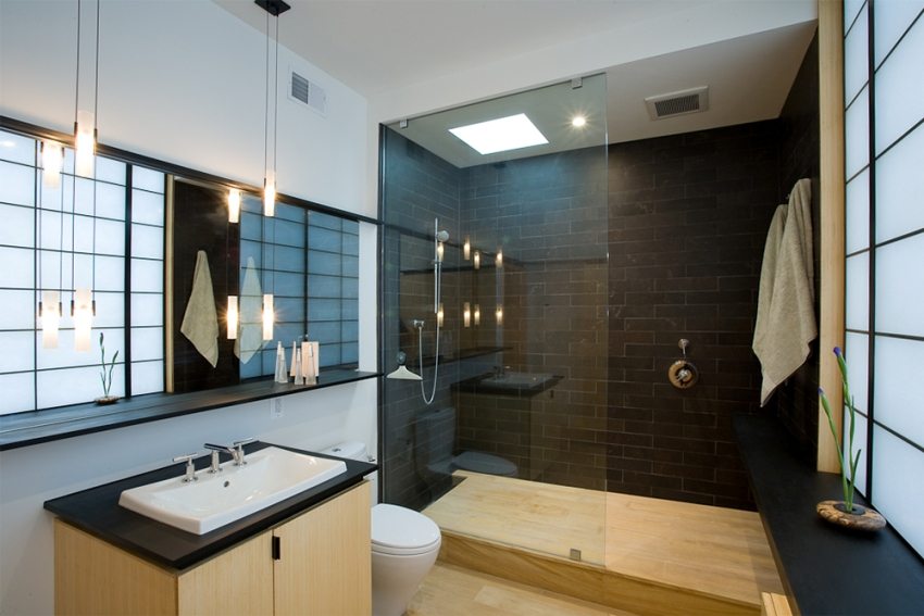 Естествена изпускателна вентилация и монтиран вентилатор с възвратен клапан в банята Естествена изпускателна вентилация и монтиран вентилатор с възвратен клапан в банята