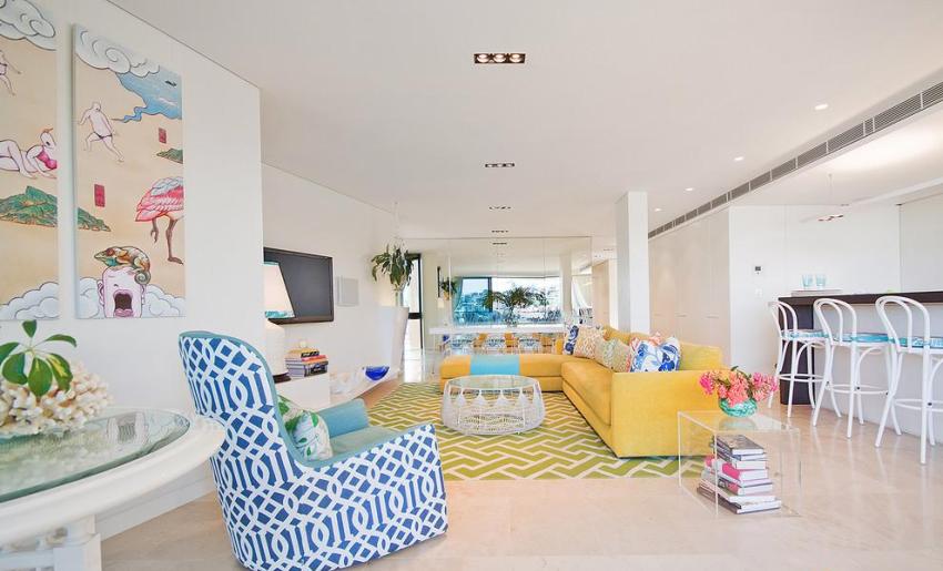 צינורות האוורור מוסתרים בתקרת הגבס התלויה צינורות האוורור מוסתרים בתקרת הגבס התלויה