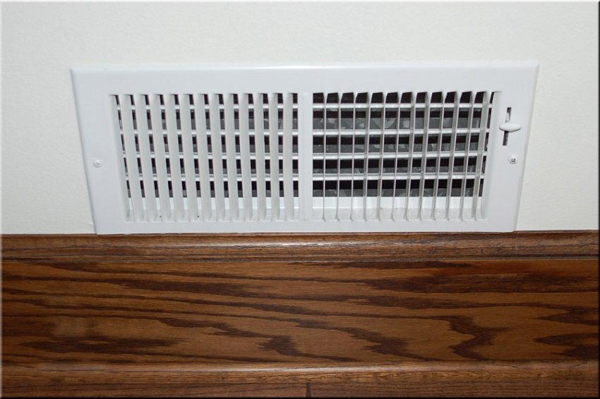 Mit dem Lüftungsgitter mit einstellbarem Ventil können Sie den Luftstrom steuern Mit dem Lüftungsgitter mit einstellbarem Ventil können Sie den Luftstrom steuern