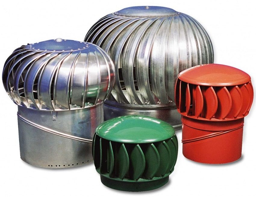 Kugelförmige Deflektoren schmücken das Äußere eines jeden Hauses Kugelförmige Deflektoren schmücken das Äußere eines jeden Hauses