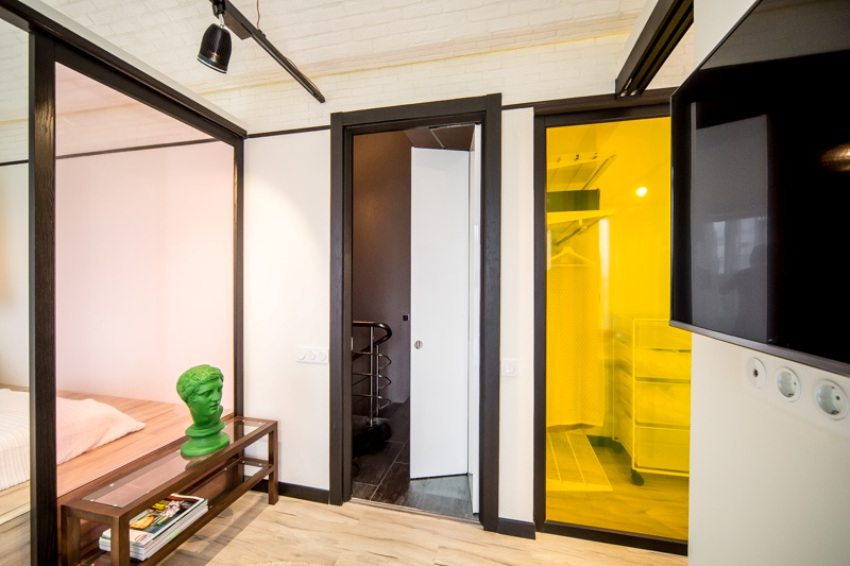 Sammenleggbar innerdør vil spare plass i rommet Sammenleggbar innerdør vil spare plass i rommet