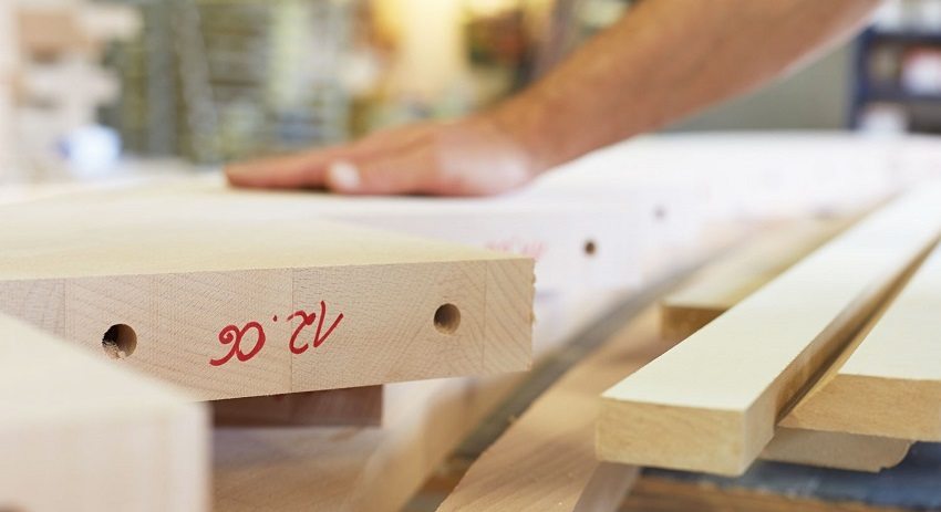 За подреждане на дървено стълбище изберете добре изсушено и добре обработено дърво За подреждане на дървено стълбище изберете добре изсушено и добре обработено дърво