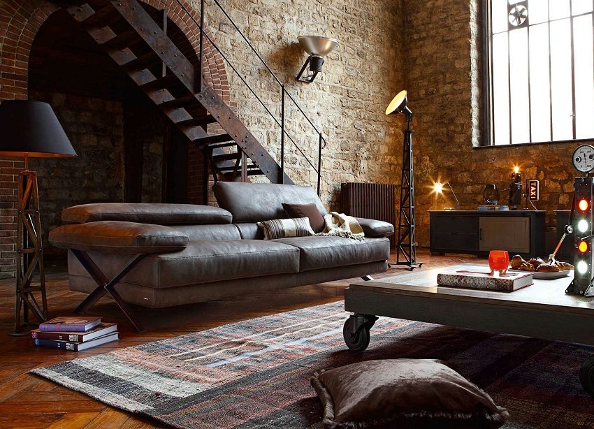 Метална стълба върху тетиви от суров метал Метална стълба върху тетиви от суров метал