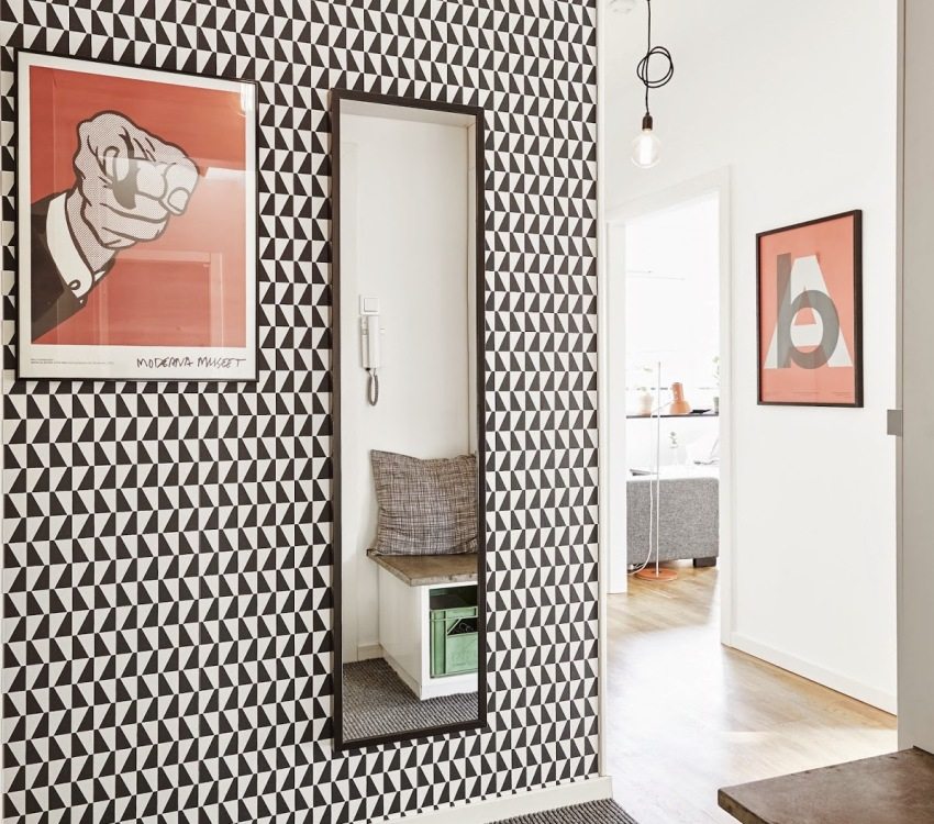 Originálne čierno-biele tapety vo výzdobe chodby Originálne čierno-biele tapety vo výzdobe chodby