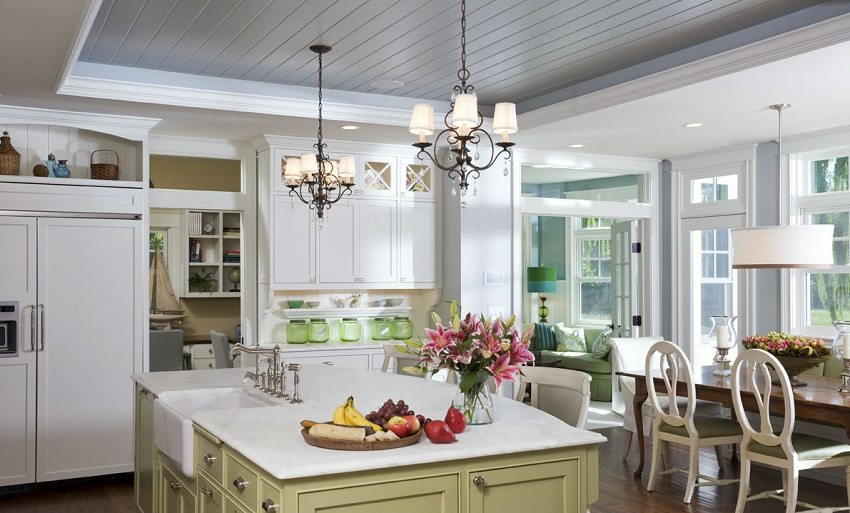 Cu ajutorul panourilor din PVC, puteți decora nu numai tavanele din bucătărie, ci și pereții ușor de întreținut. Cu ajutorul panourilor din PVC, puteți decora nu numai tavanele din bucătărie, ci și pereții ușor de întreținut.