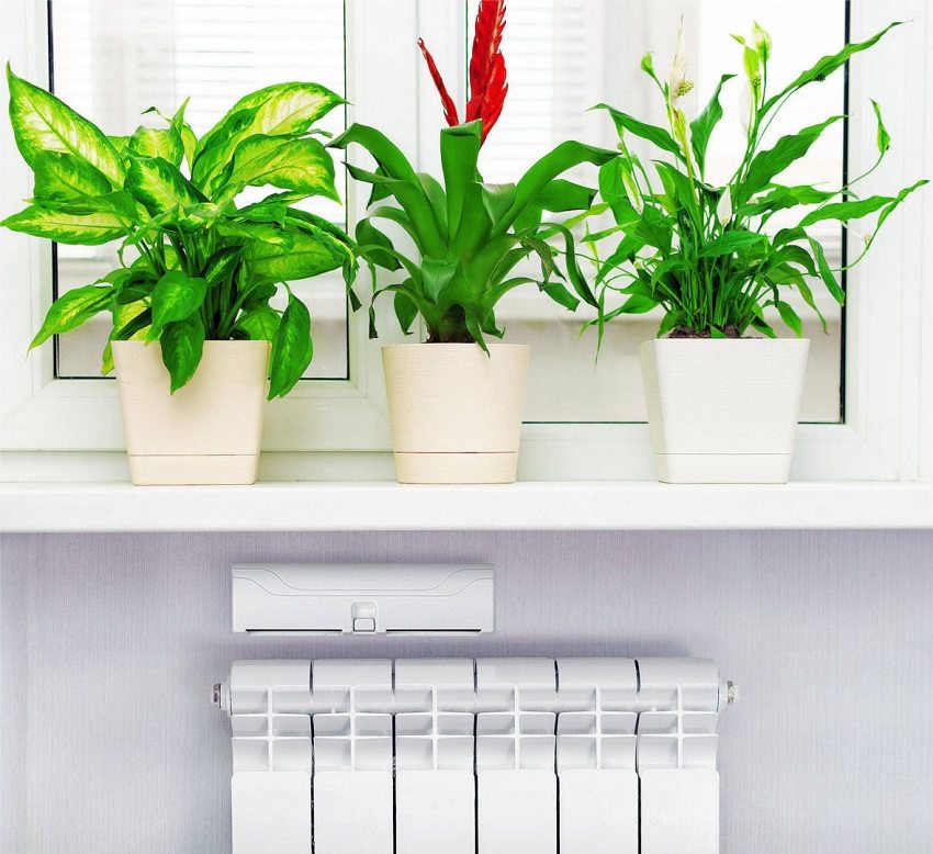 Syöttöventtiilistä kylmänä vuodenaikana tuleva ilma lämmitetään lämpöpatterien lämmöllä Syöttöventtiilistä kylmänä vuodenaikana tuleva ilma lämmitetään lämpöpatterien lämmöllä