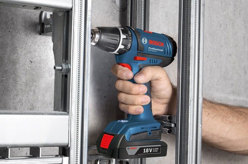 Profesjonalne narzędzie różni się od amatorskich modeli czasem pracy i zwiększoną funkcjonalnością Profesjonalne narzędzie różni się od amatorskich modeli czasem pracy i zwiększoną funkcjonalnością