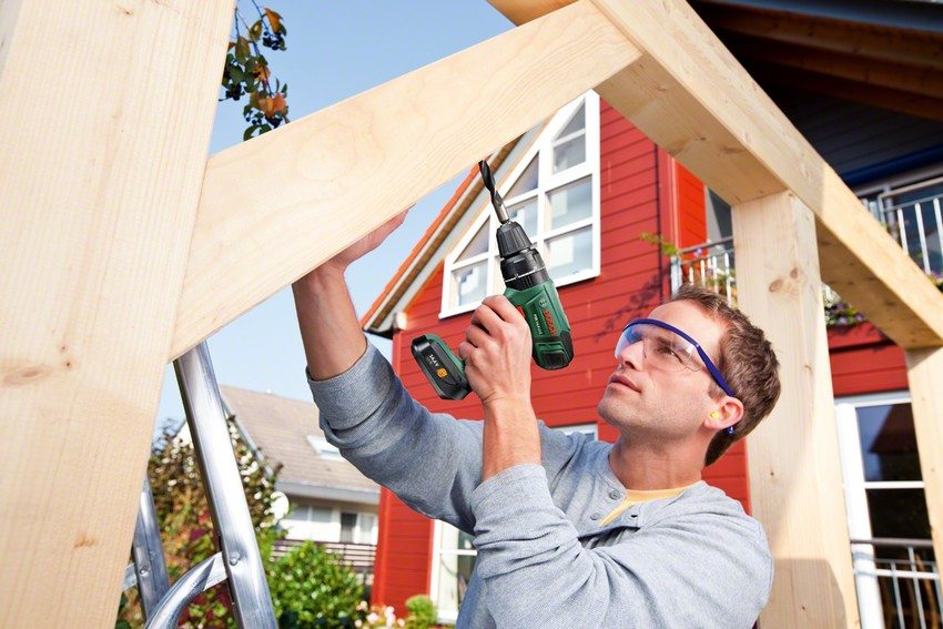 Stosunkowo niskie wskaźniki mocy wkrętarki akumulatorowej są kompensowane przez łatwość obsługi i bezpieczeństwo Stosunkowo niskie wskaźniki mocy wkrętarki akumulatorowej są kompensowane przez łatwość obsługi i bezpieczeństwo