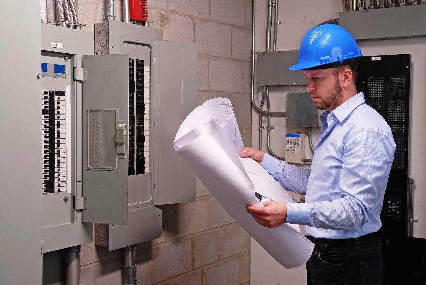 Za odabir snage kupljenog stabilizatora potrebno je odrediti nazivnu snagu prekidača na štitu Za odabir snage kupljenog stabilizatora potrebno je odrediti nazivnu snagu prekidača na štitu