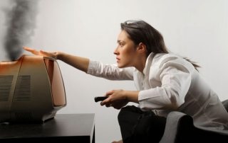 Spændingsstabilisator 220V til hjemmet: garanti for uafbrudt drift af husholdningsapparater