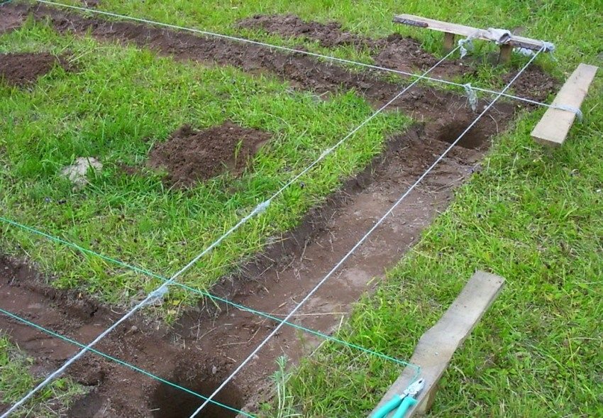 Prva faza u uređenju temelja je obilježavanje Prva faza u uređenju temelja je obilježavanje