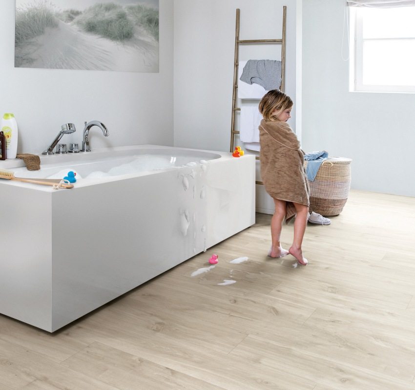 Sàn Vinyl có khả năng chống chịu lực cơ học và sự tấn công của hóa chất Sàn Vinyl có khả năng chống chịu lực cơ học và sự tấn công của hóa chất