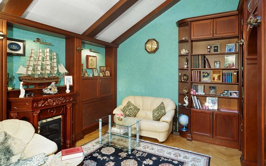 Flytende tapet i det indre av stuen Flytende tapet i det indre av stuen