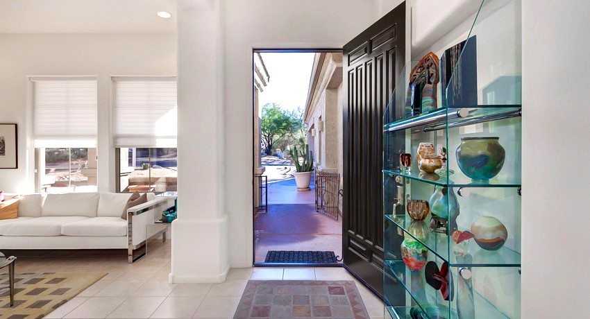 Gangen er kjennetegnet på et privat hus, dets ansikt Gangdesign i et privat hus: fotoideer for å skape et originalt interiør