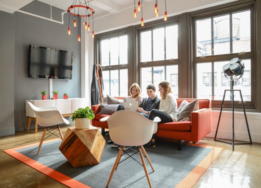 El propòsit principal de la sala d’estar és contribuir a un passatemps còmode. El propòsit principal de la sala d’estar és contribuir a un passatemps còmode.