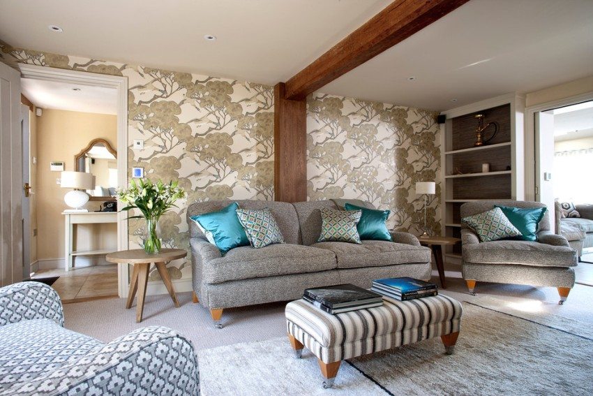 เครื่องประดับดอกไม้เป็นที่นิยมมากที่สุดในบรรดาสีอื่น ๆ เครื่องประดับดอกไม้เป็นที่นิยมมากที่สุดในบรรดาสีอื่น ๆ