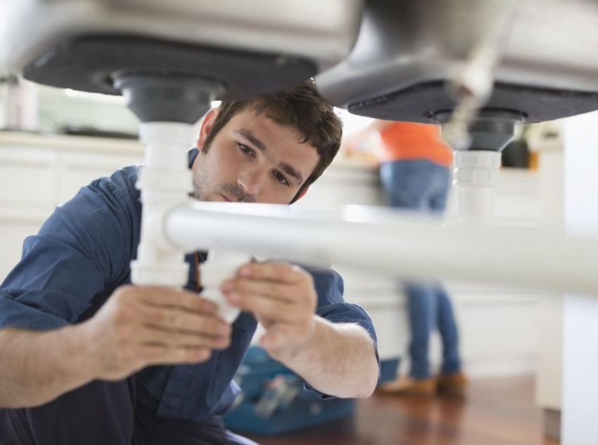 Сифонът е една от най-важните части на домашната водопроводна система. Сифонът е една от най-важните части на домашната водопроводна система.