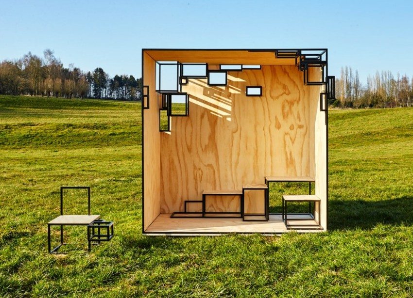 Metallinen huvimaja on päällystetty kosteutta kestävällä vanerilla Metallinen huvimaja on päällystetty kosteutta kestävällä vanerilla