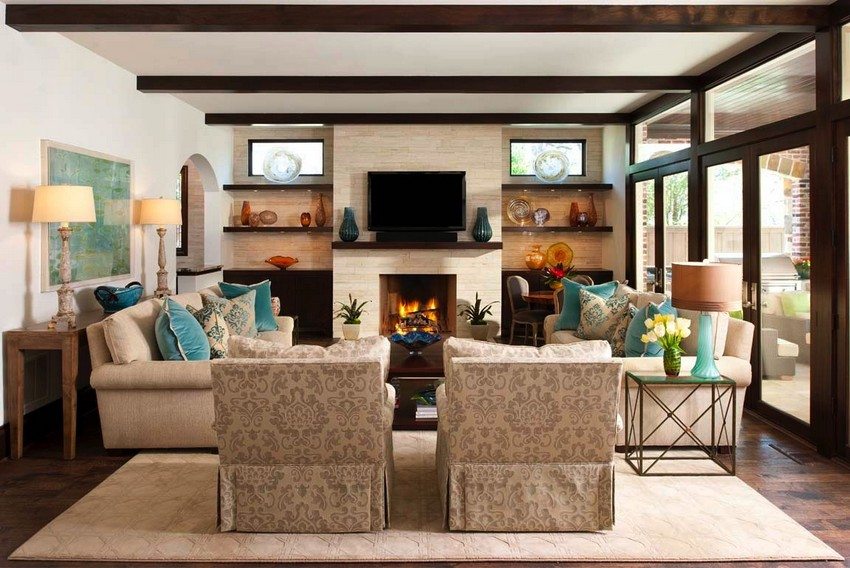 התקרה התלויה בסלון מעוטרת ביריעות גבס התקרה התלויה בסלון מעוטרת ביריעות גבס