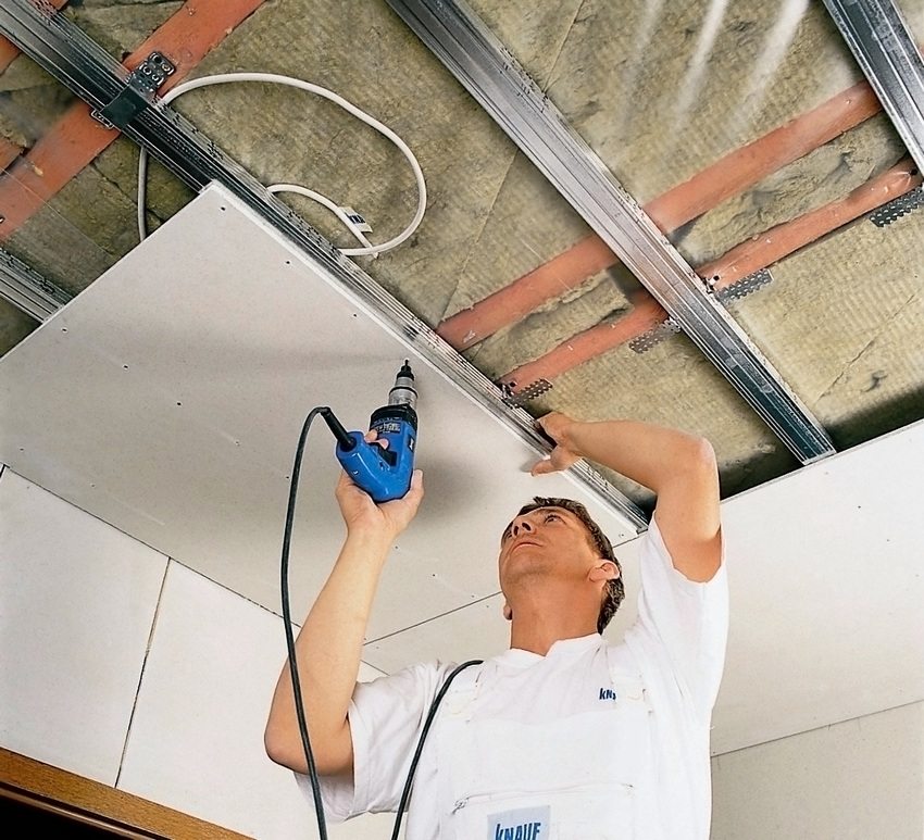 הידוק יריעות קיר גבס למסגרת הידוק יריעות קיר גבס למסגרת