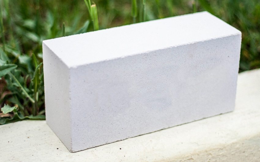 Sandkalksten er frostbestandig og er ikke bange for et kraftigt temperaturfald Sandkalksten er frostbestandig og er ikke bange for et kraftigt temperaturfald