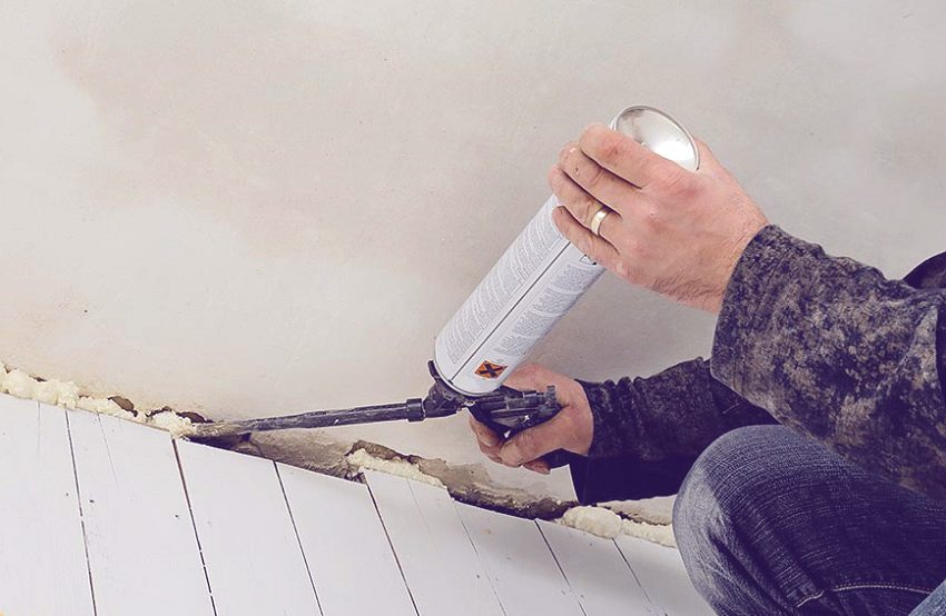 Anda boleh menghilangkan keretakan pada loggia menggunakan busa poliuretana Anda boleh menghilangkan keretakan pada loggia menggunakan busa poliuretana