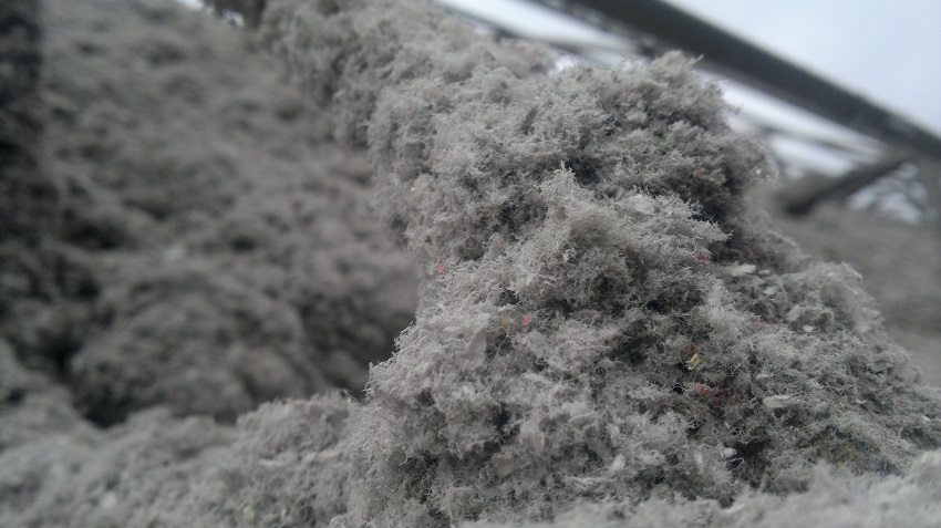 Ecowool je otporan na paljenje zbog nehlapljivih tvari za gašenje plamena u sastavu Ecowool je otporan na paljenje zbog nehlapljivih tvari za gašenje plamena u sastavu