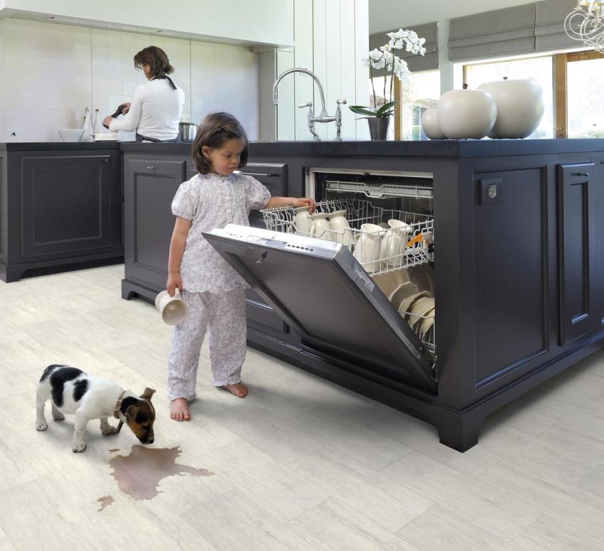 כשבוחרים ציפוי למטבח, עדיף לתת עדיפות לרבד עמיד למים כשבוחרים ציפוי למטבח, עדיף לתת עדיפות לרבד עמיד למים