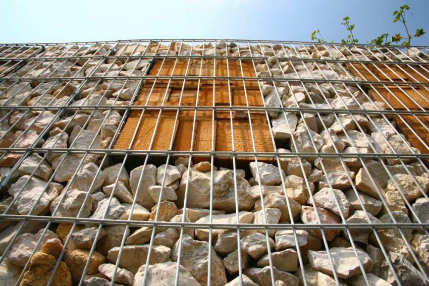 Pour une structure plus durable, il est préférable d'utiliser un cadre soudé Pour une structure plus durable, il est préférable d'utiliser un cadre soudé