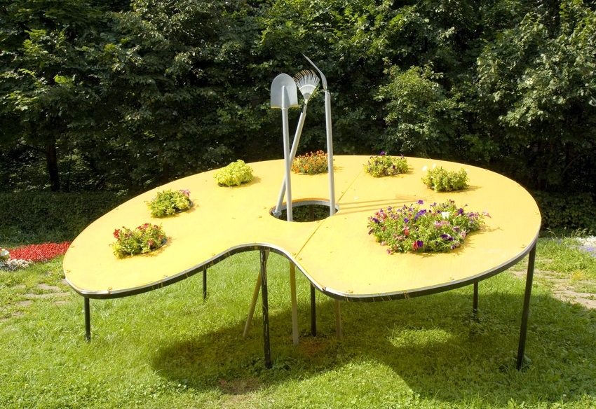 Designmulighed for en træblomstersengepalet Designmulighed for en træblomstersengepalet