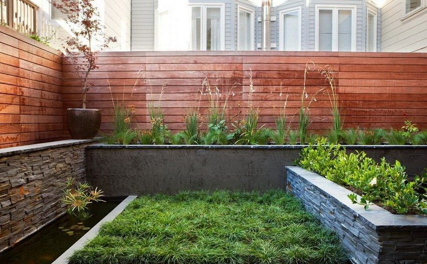 Plot pomôže pri vytváraní jedinej kompozície pre návrh malého nádvoria Plot pomôže pri vytváraní jedinej kompozície pre návrh malého nádvoria