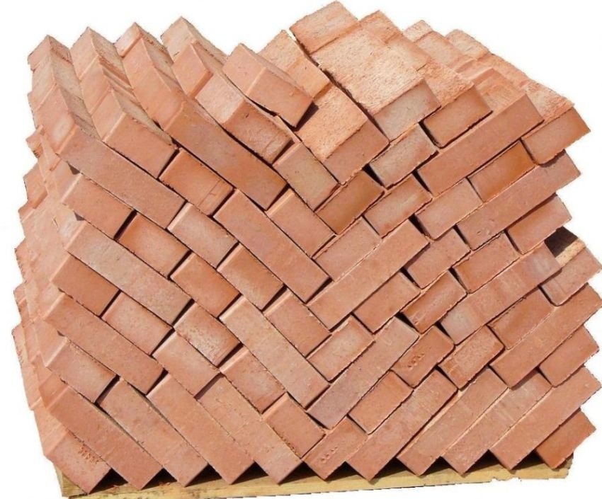 Antallet af mursten i en palle kan variere fra 300 til 600 stykker Antallet af mursten i en palle kan variere fra 300 til 600 stykker